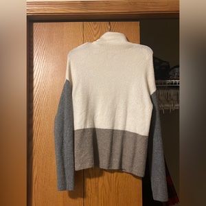 Boutique sweater, like new, size Large